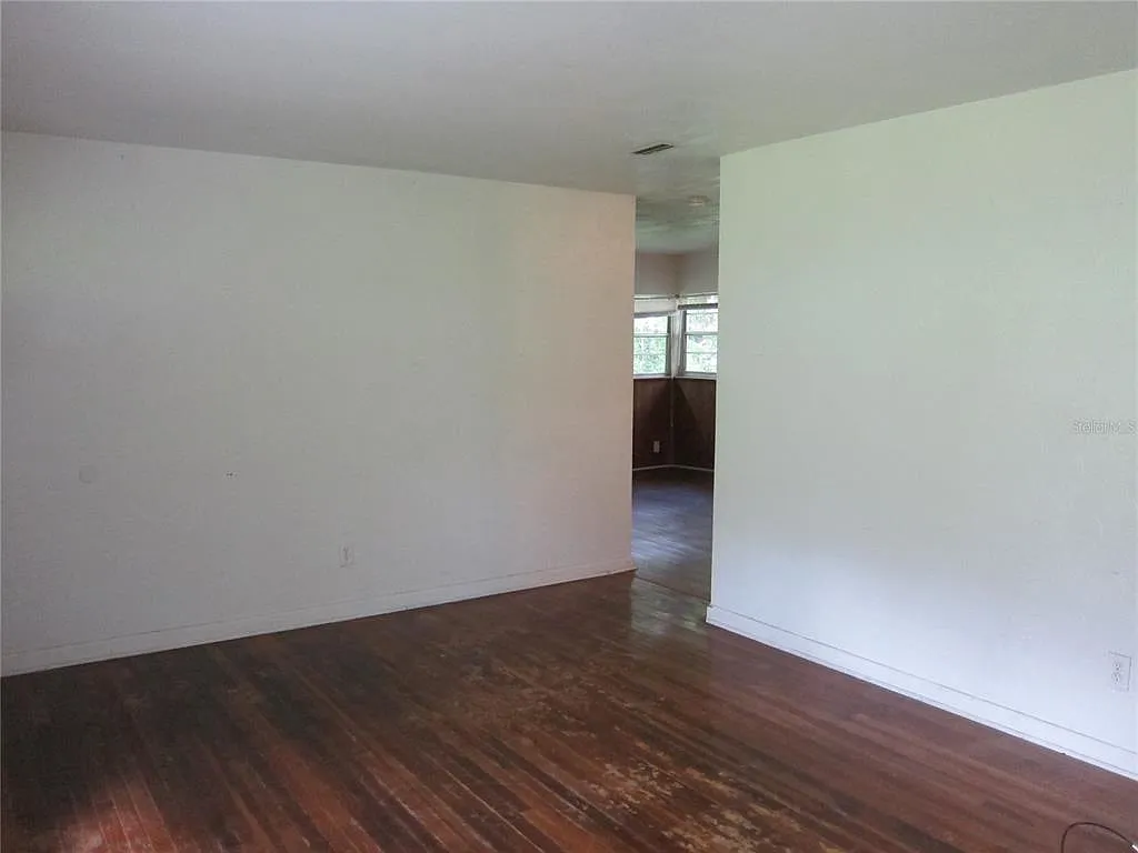 Building Photo - 380 NW 27th Ter