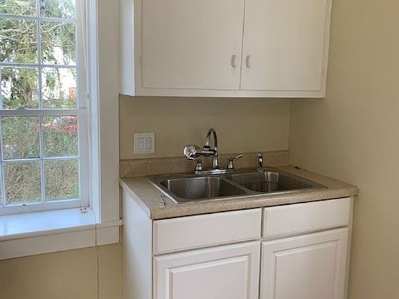 5th image of 501 Lime Kiln Rd