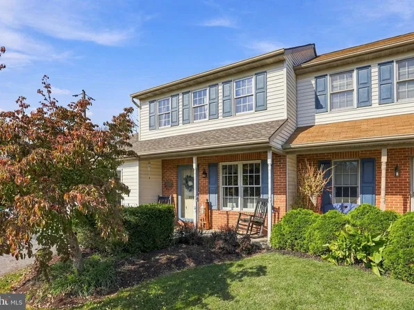 153 Akron Rd, Ephrata, PA 17522