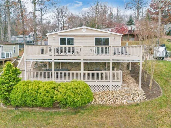 305 Mill Lake Rd, Huddleston, VA 24104