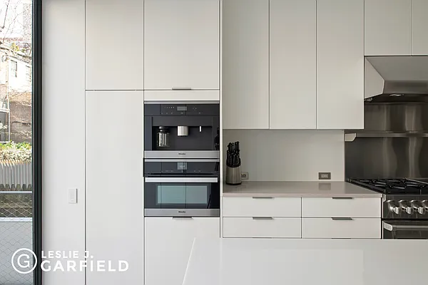 Sold by Leslie J. Garfield | media 6