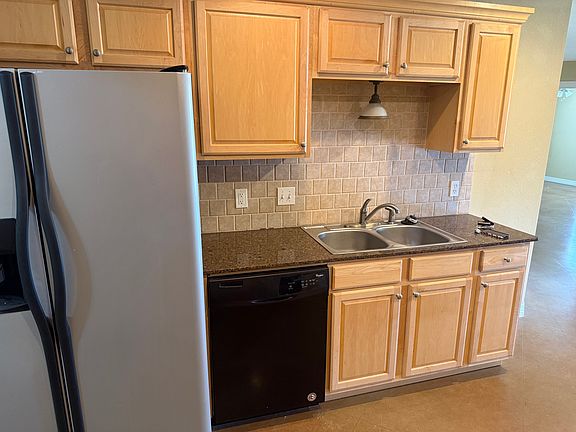5th image of 1207 Jeannie Ln