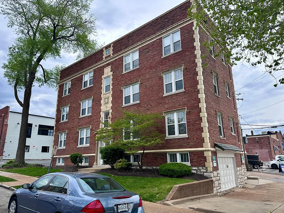 1010 Hi Pointe Pl #6