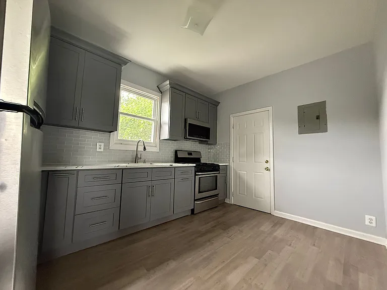 832 Hussa St #2 — Photo 4