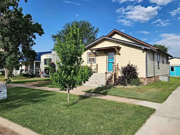425 Park St, Quinter, KS 67752
