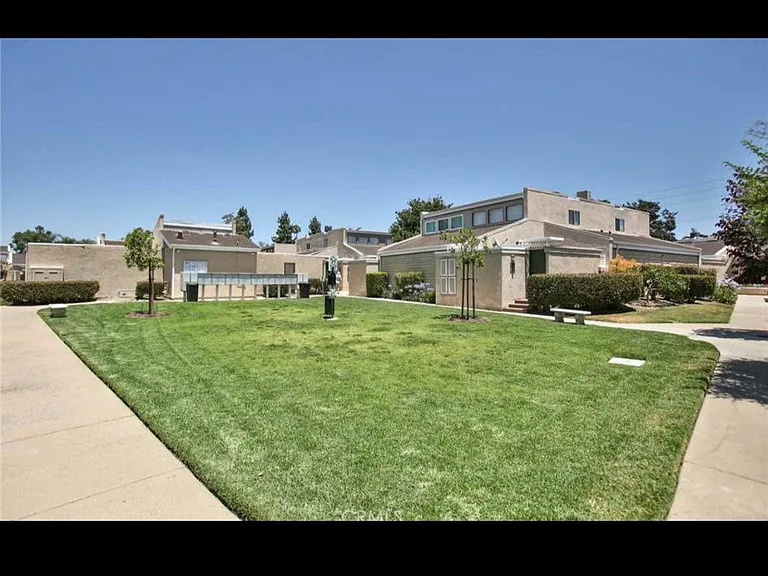 2900 Madison Ave #B36 — Photo 25