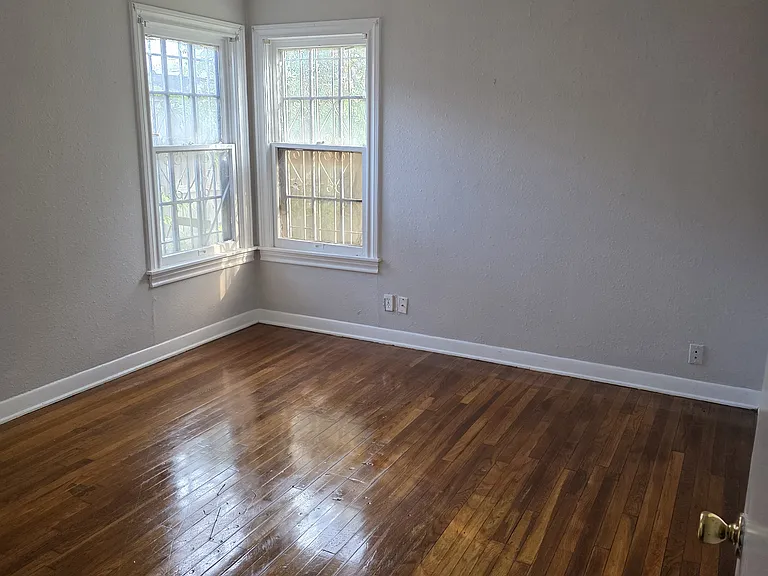 444 Brooks Dr — Photo 10