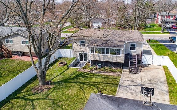 3rd image of 8127 Westview Ln