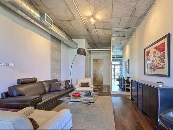 4th image of 410 NW 1st Ave APT 303