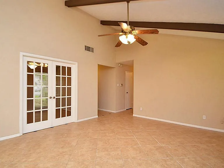 3130 Frontier Dr — Photo 10