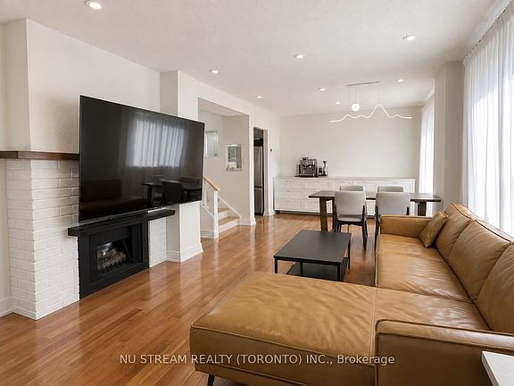 2nd image of 4 Upper Canada Dr #75