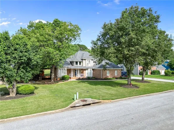 656 Clubland Cir SE, Conyers, GA 30094