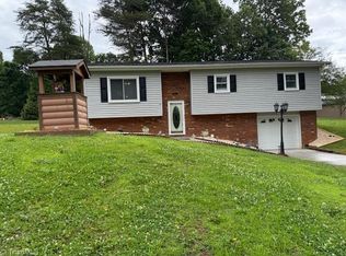 2410 Mount Herman Hts, Hudson, NC 28638