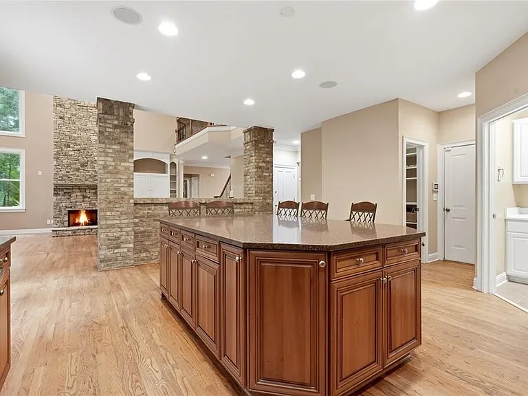 2060 Fife Ridge Ct — Photo 6