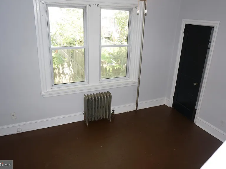 124 Knox St — Photo 5