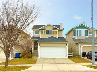 344 Royal Elm Rd NW, Calgary, AB T3G 5M2