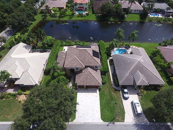 2nd image of 5724 NW 50th St