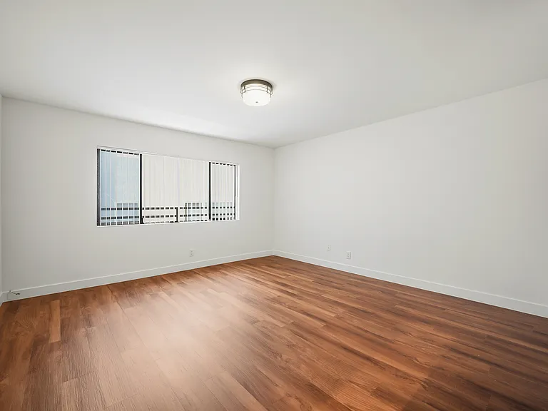 1832 Purdue Ave #205 — Photo 3