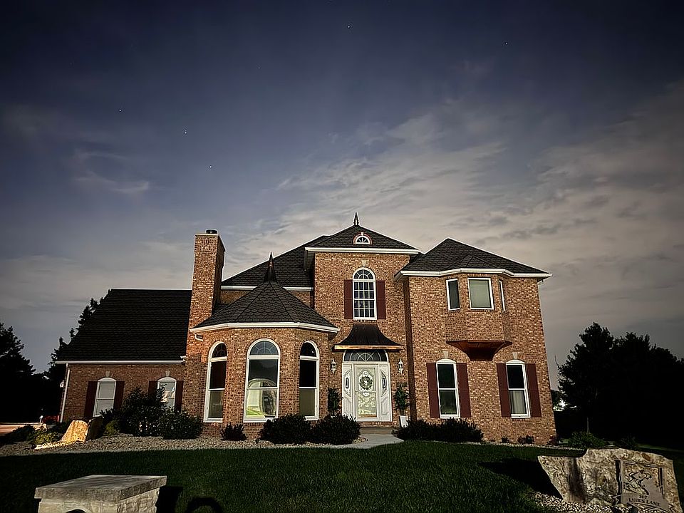 1st image of 207 Links Ln