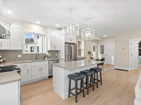 52 Forrester St #2, Salem, MA 01970