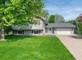8304 Cooper Way E, Inver Grove Heights, MN 55076