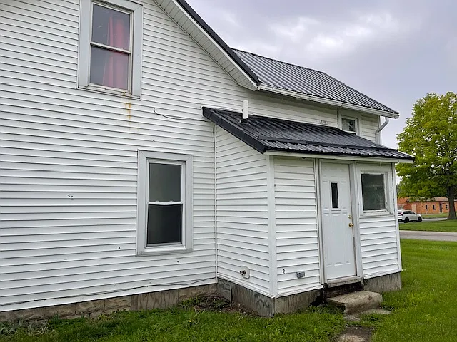 620 E Crawford St — Photo 4