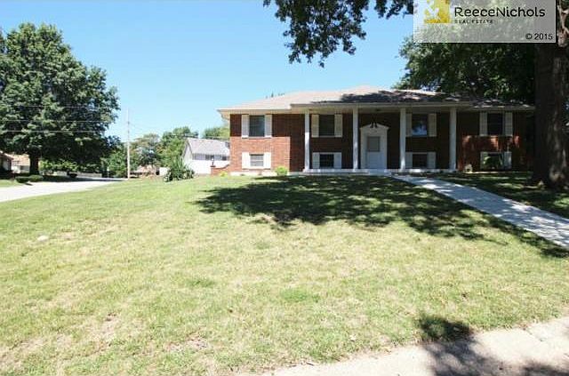 1st image of 1109 SW Sunrise Dr