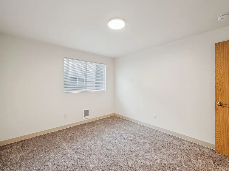 The 1800 Place Apartments — Photo 28
