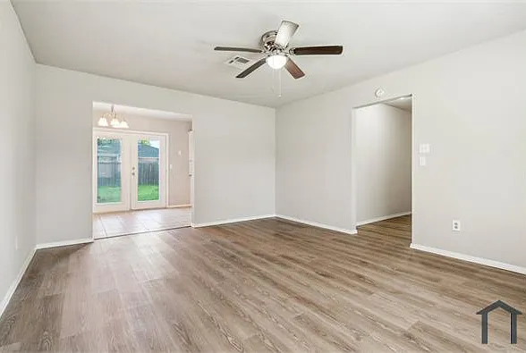 12225 SW 14th St — Photo 3