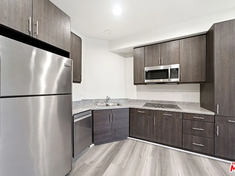 1408 W Washington Blvd #101 — Photo 6