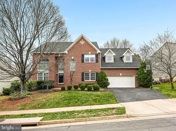 46448 Montgomery Pl, Sterling, VA 20165