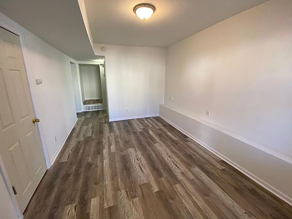 4th image of 4013 S Artesian Ave #1