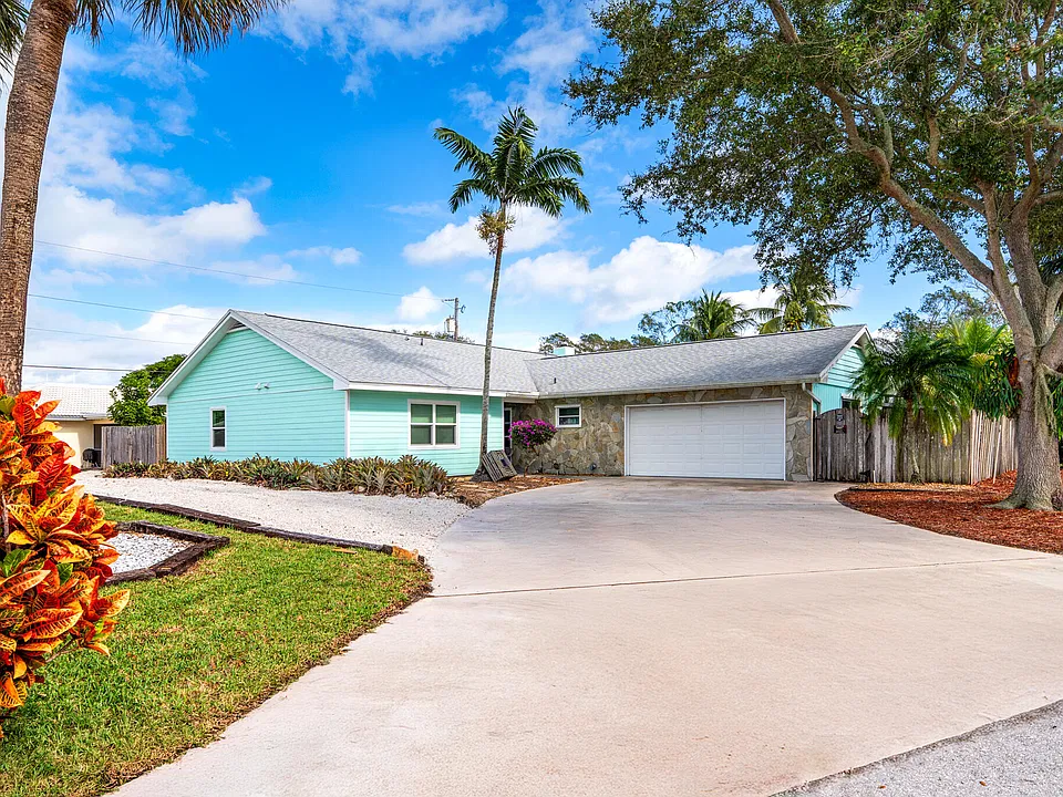 611 East Dr