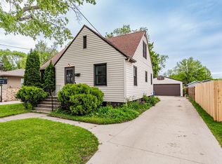 808 14th St N, Moorhead, MN 56560