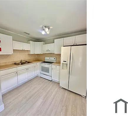 1130 NW 29th Way — Photo 2
