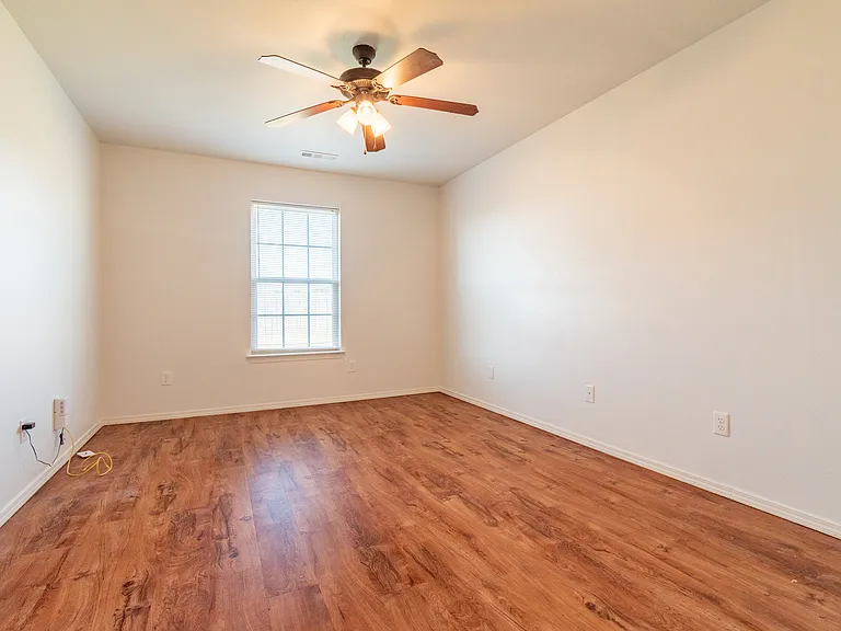 1014 Josie Kate Ln — Photo 13