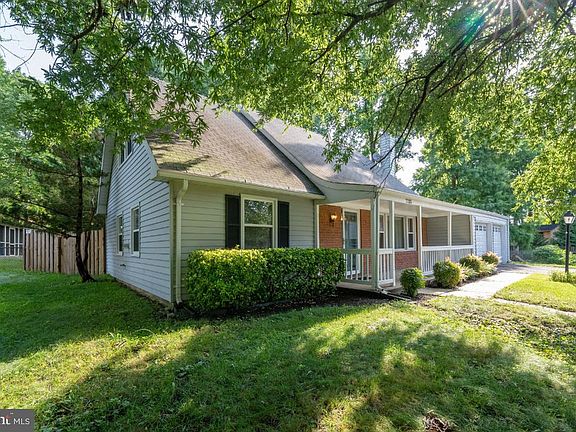 3rd image of 7235 Wickford Dr