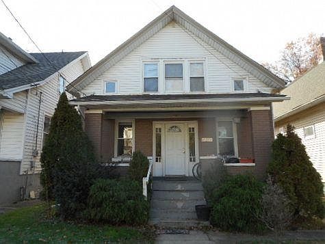 2nd image of 440 E Lee St