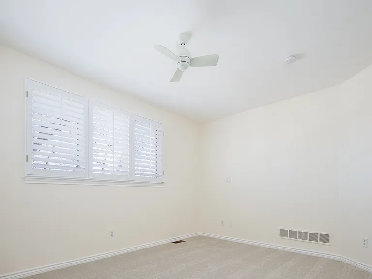 335 N Josephine St #A — Photo 35