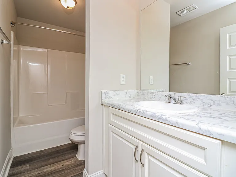 77 Rosemont Ct — Photo 16