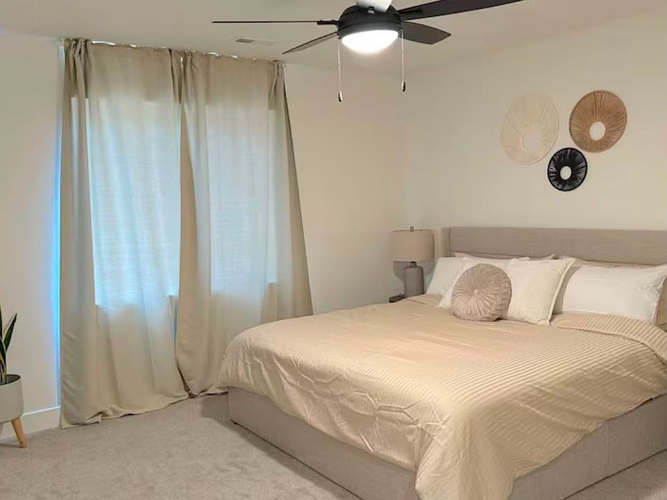 1st image of 1036 W Mountain Hollow Way #1036
