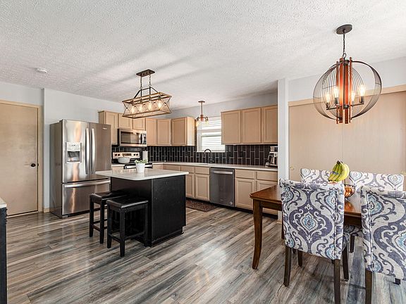 5th image of 469 Lamesa Dr