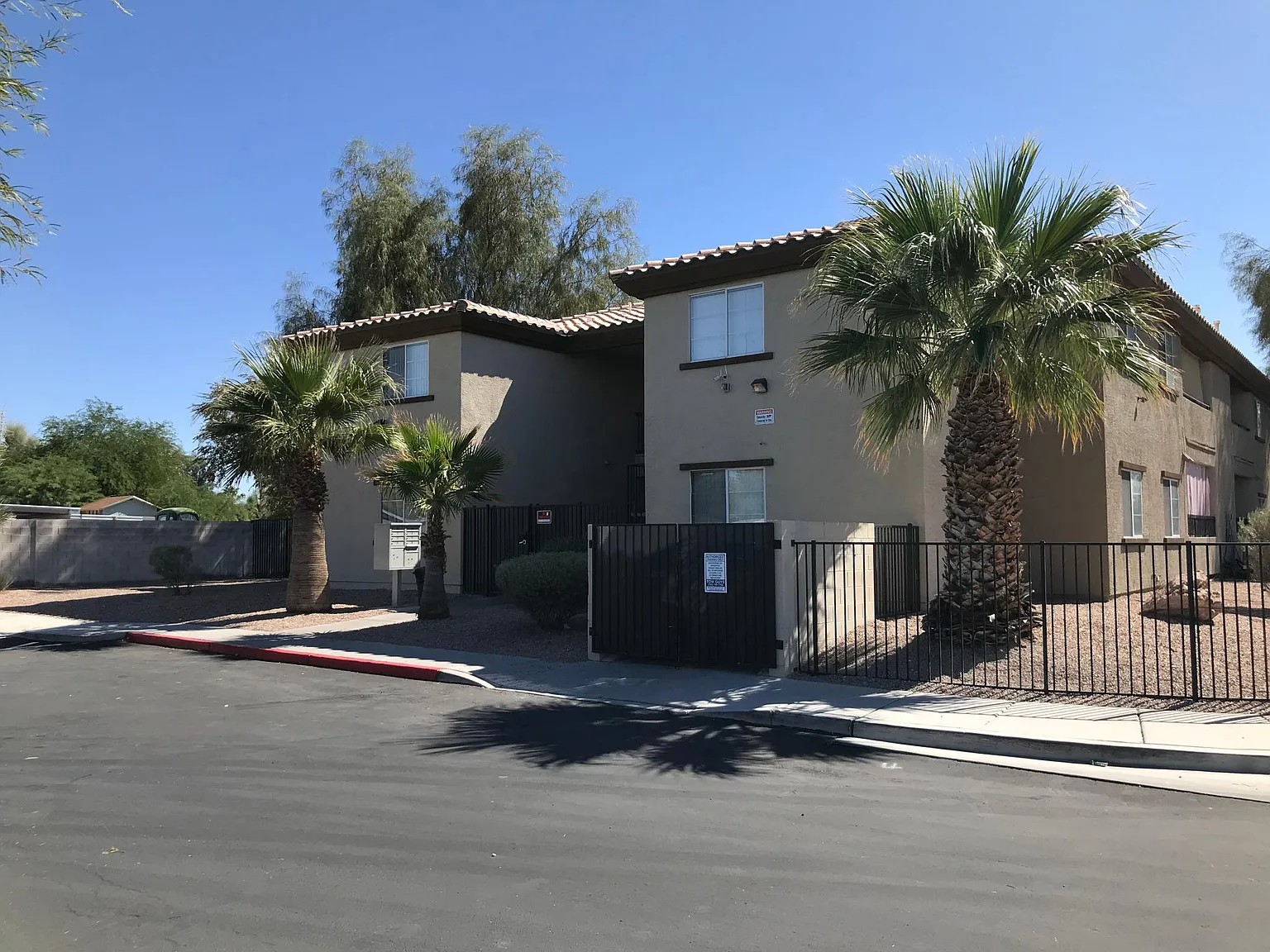 3 bed, 1092 sqft, $1,650 — Photo 2