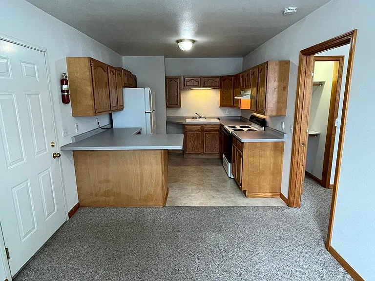 516 S Webb St — Photo 6