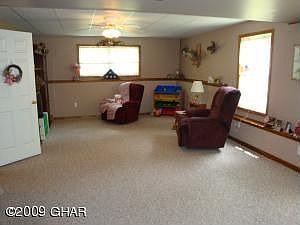 finished fam rm (LL) w/ walk out