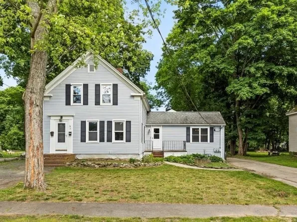 17 Pearl St, Middleboro, MA 02346