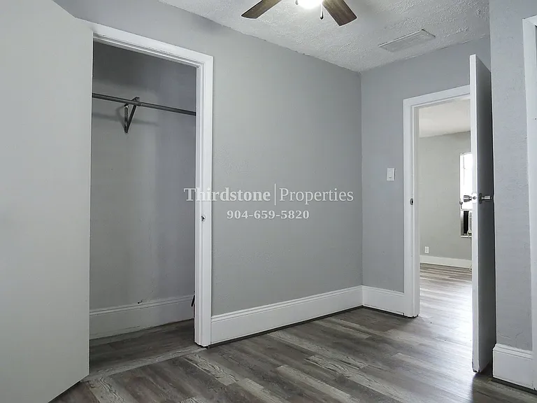 1225 E 14th St — Photo 14
