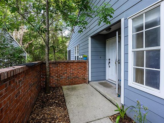 3rd image of 430 NW 48th Blvd