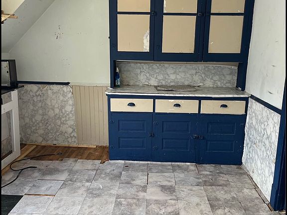 4th image of 139 Eller Ave Unit 2