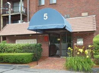 5 Washington St APT C8, Reading, MA 01867